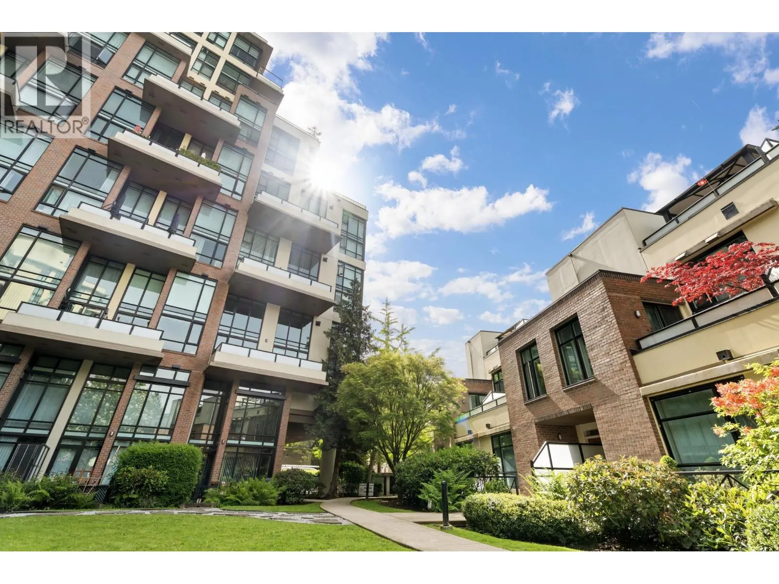325 10 RENAISSANCE SQUARE