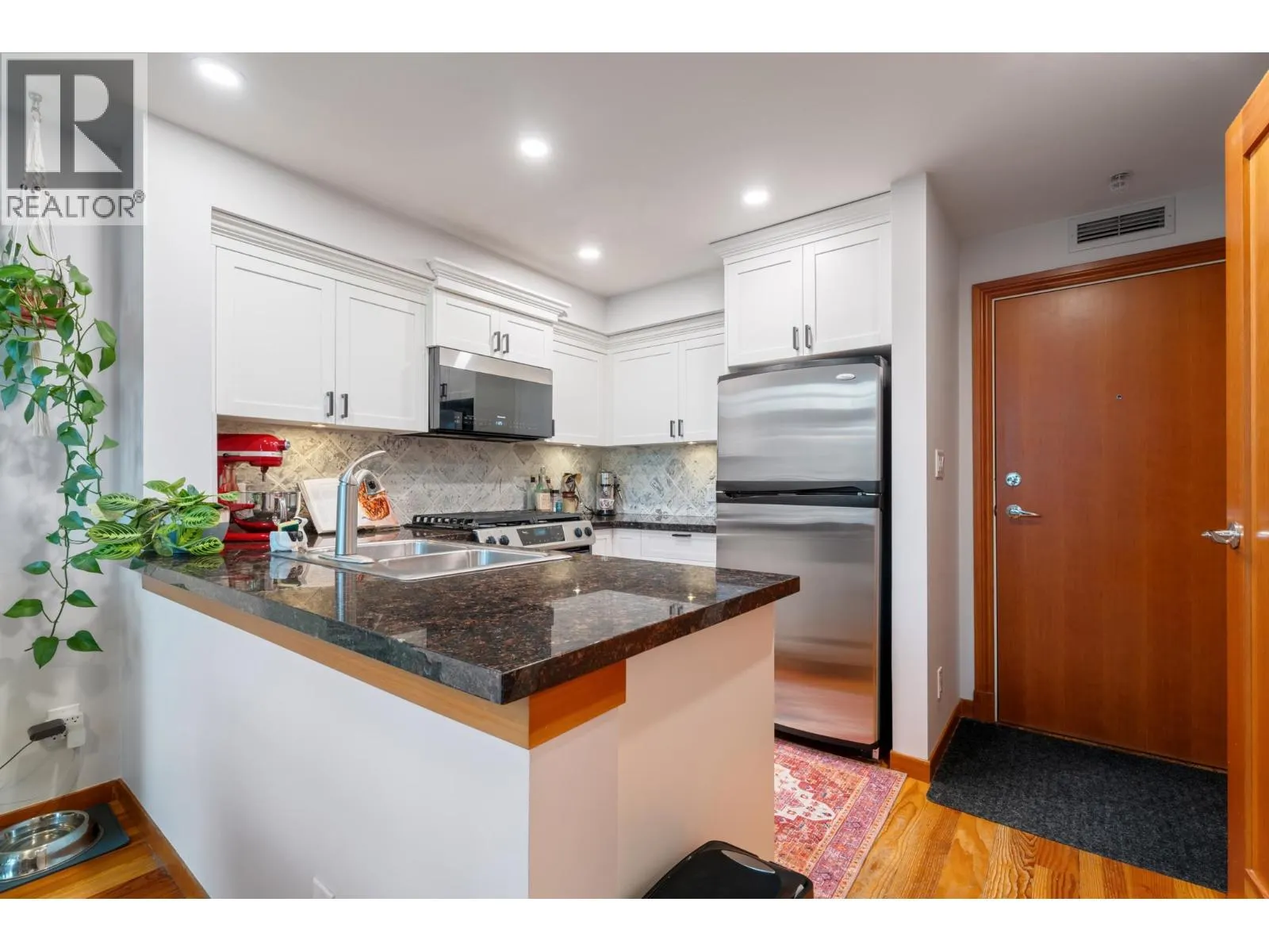325 10 RENAISSANCE SQUARE