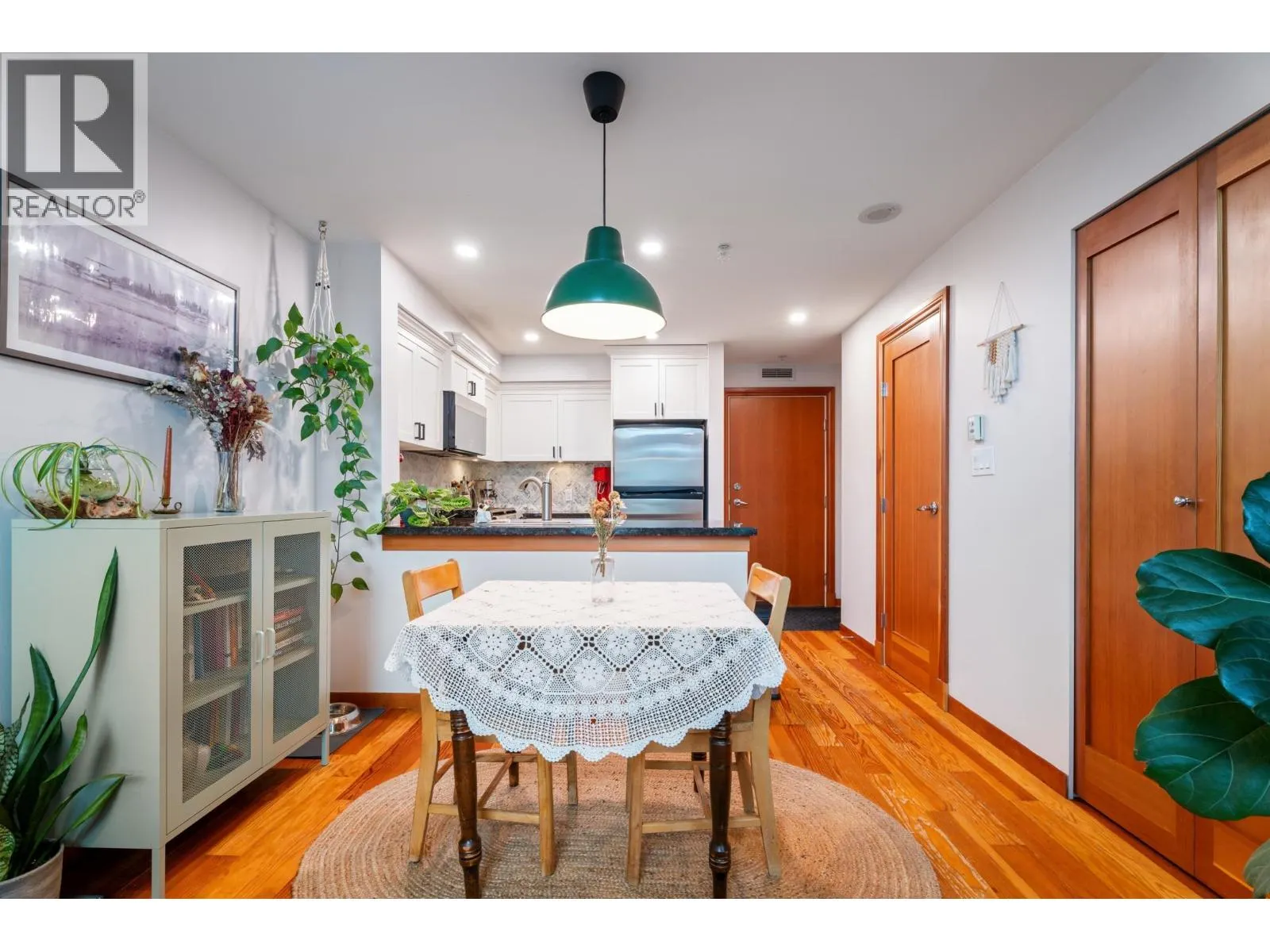 325 10 RENAISSANCE SQUARE