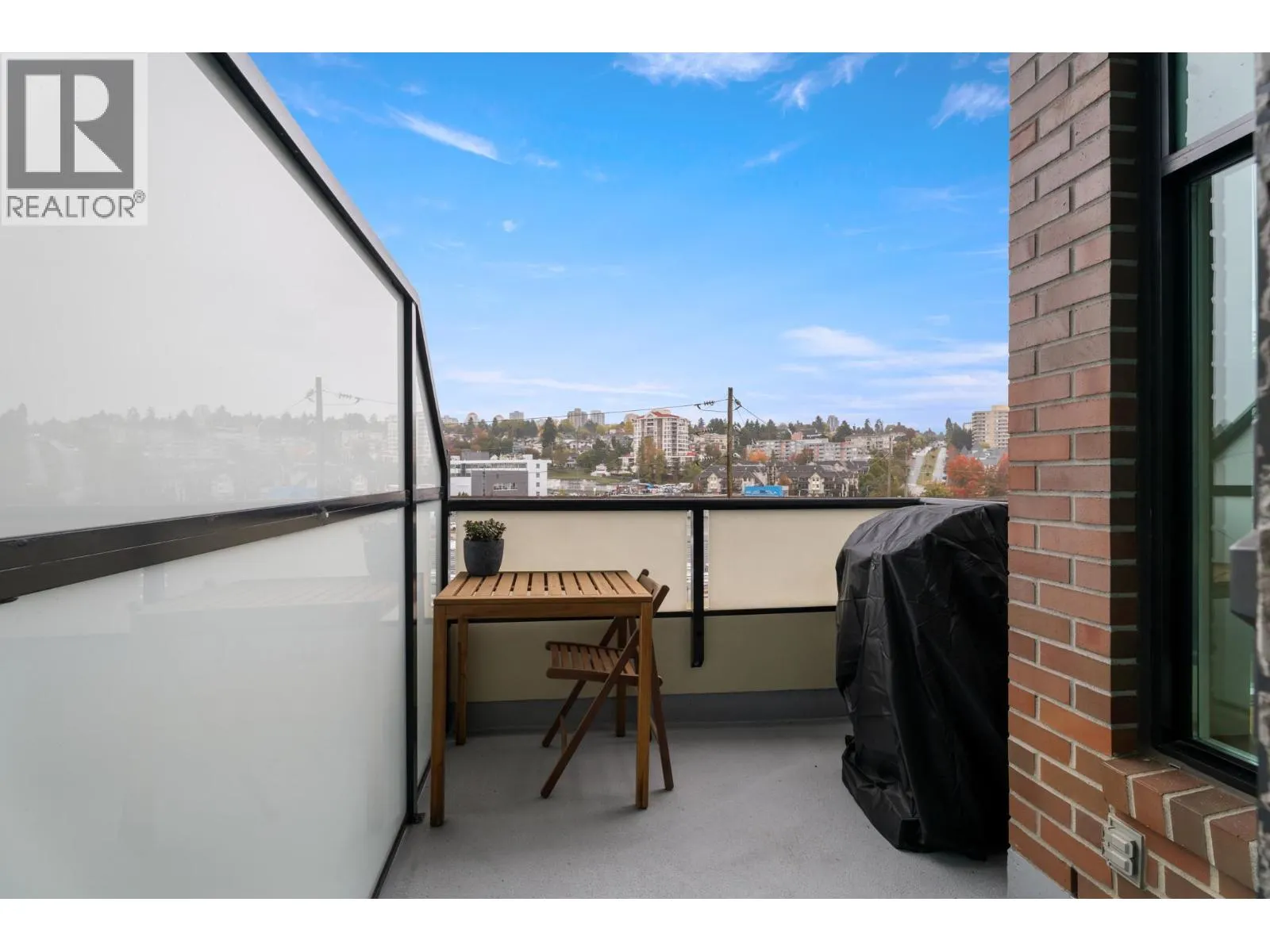 325 10 RENAISSANCE SQUARE