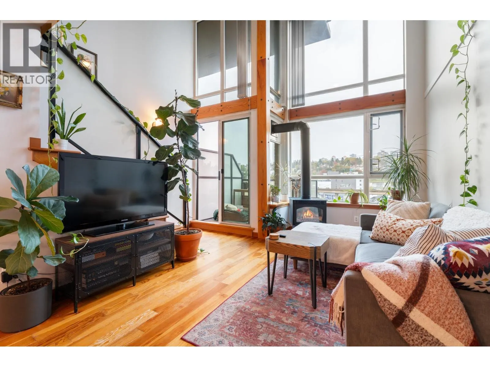 325 10 RENAISSANCE SQUARE