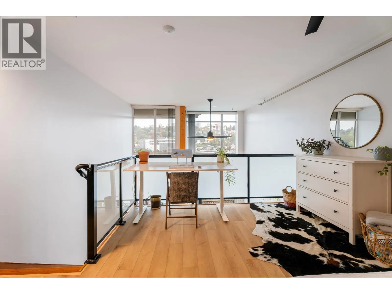 325 10 RENAISSANCE SQUARE