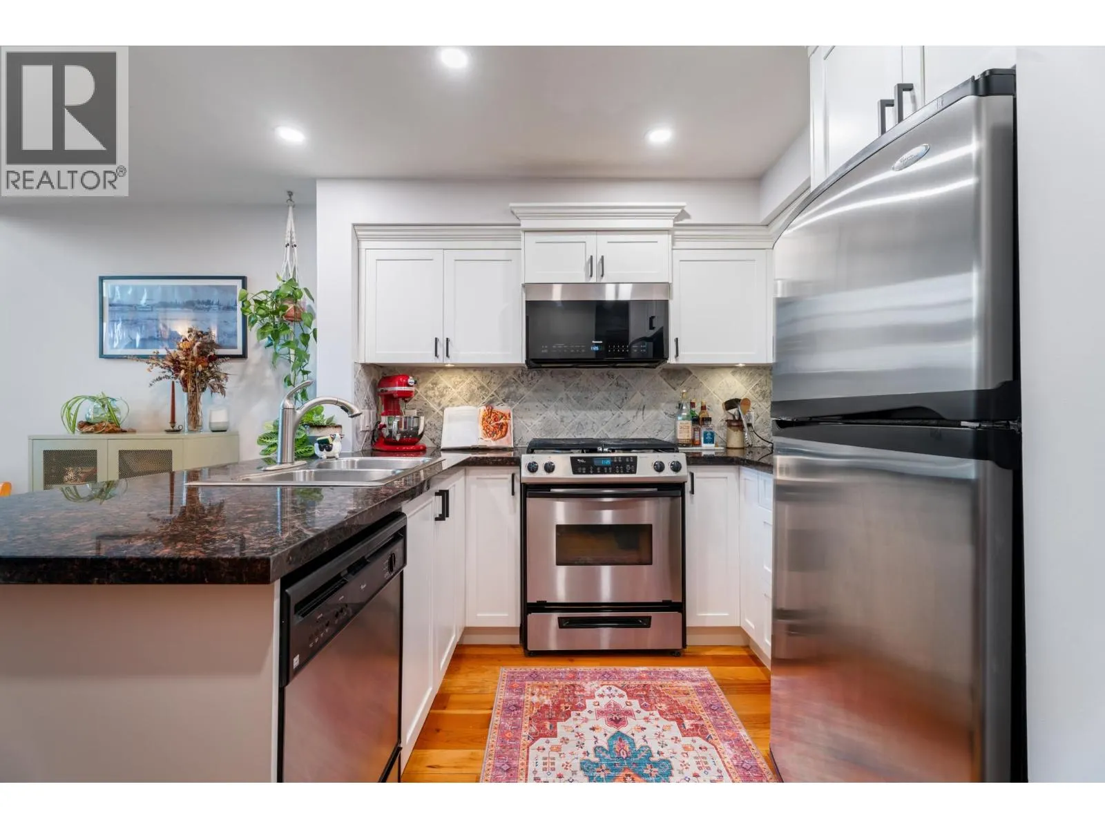 325 10 RENAISSANCE SQUARE