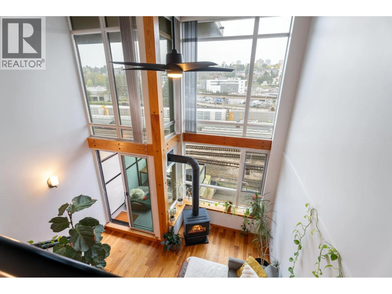 325 10 RENAISSANCE SQUARE