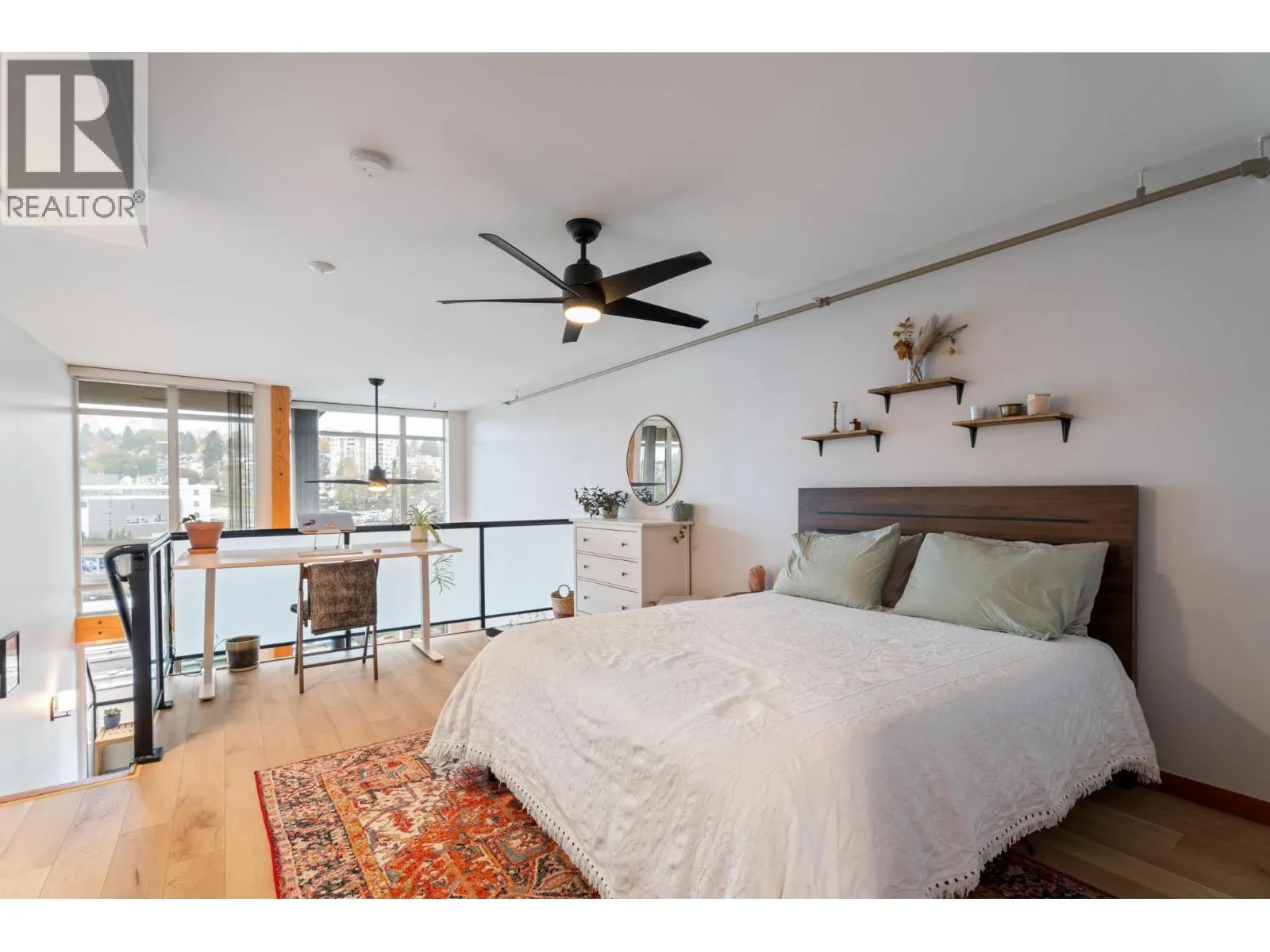 325 10 RENAISSANCE SQUARE