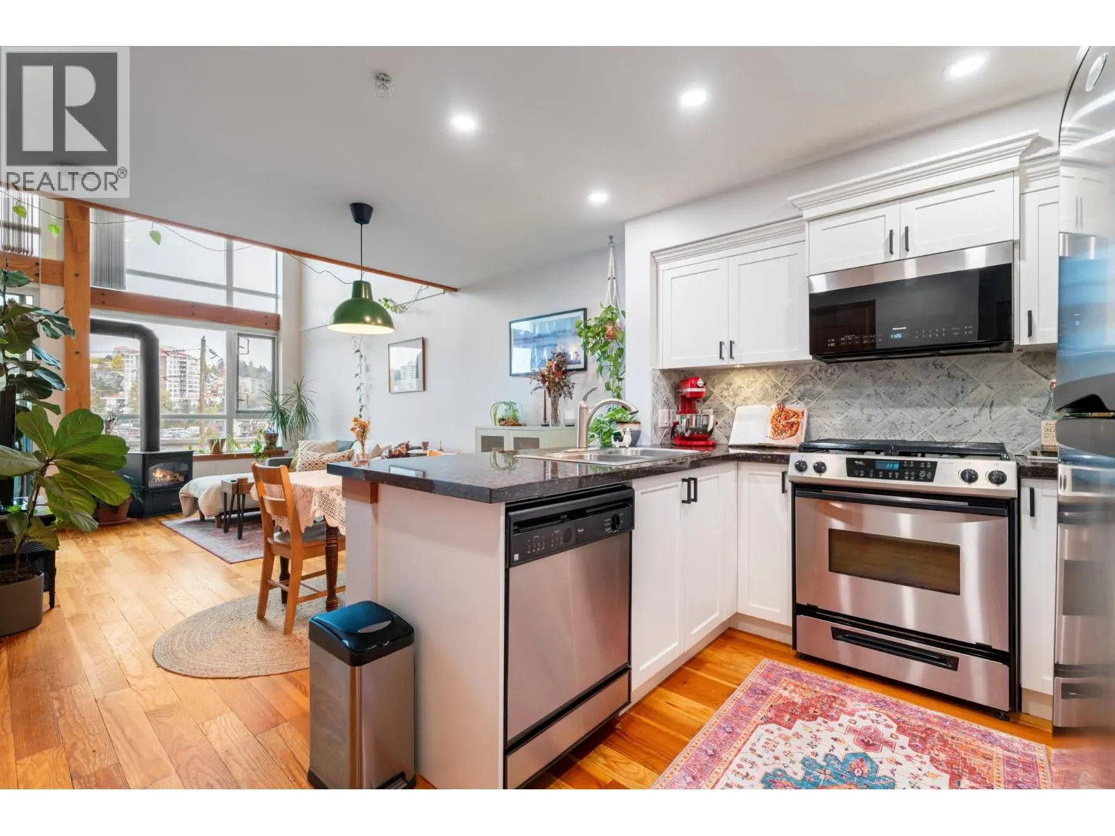 325 10 RENAISSANCE SQUARE
