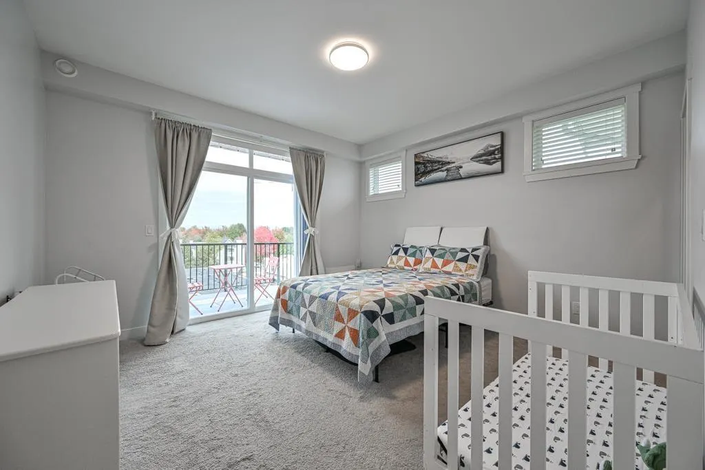 503 20696 EASTLEIGH CRESCENT