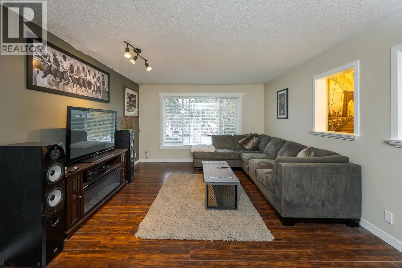 7427 PEARL DRIVE