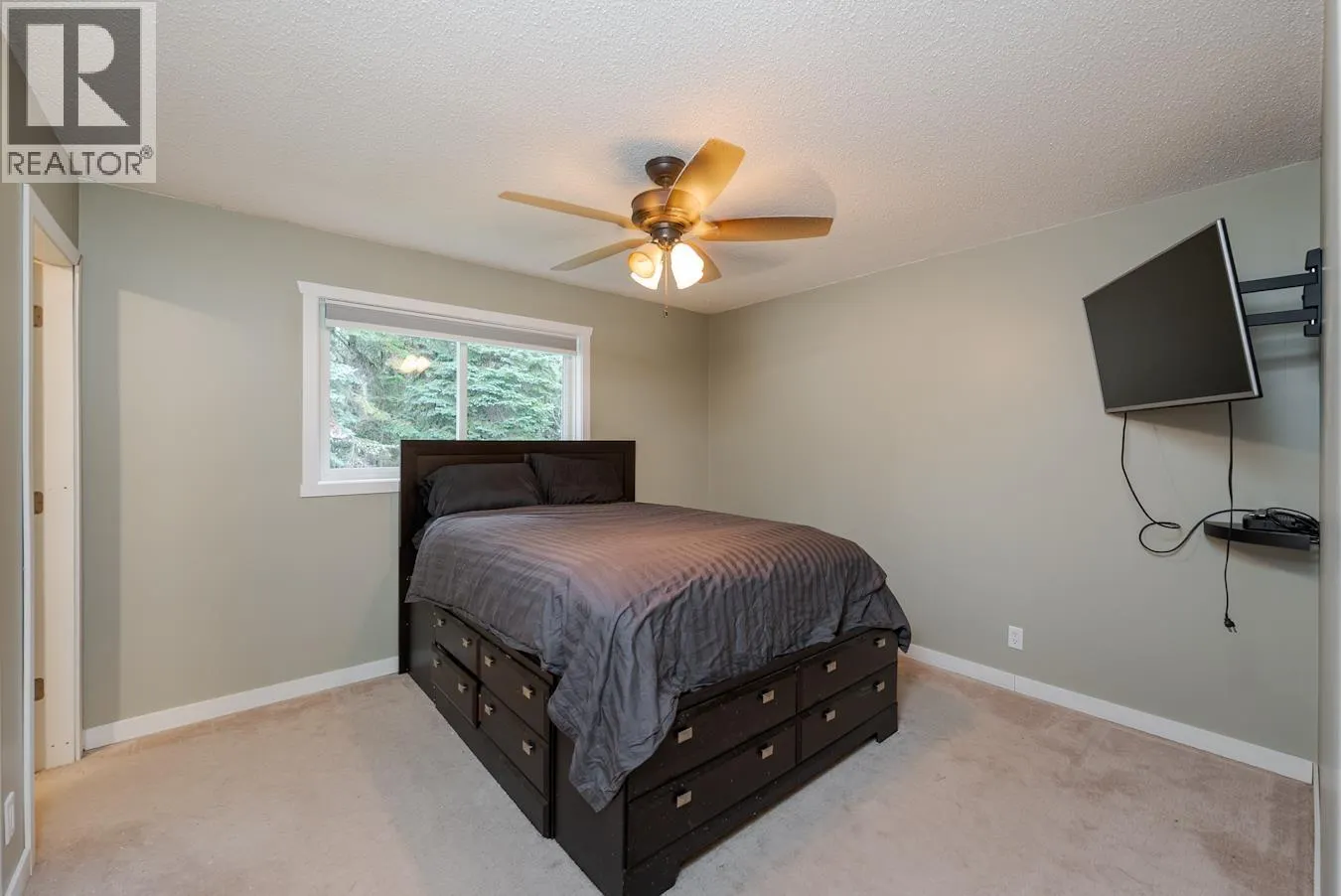 7427 PEARL DRIVE