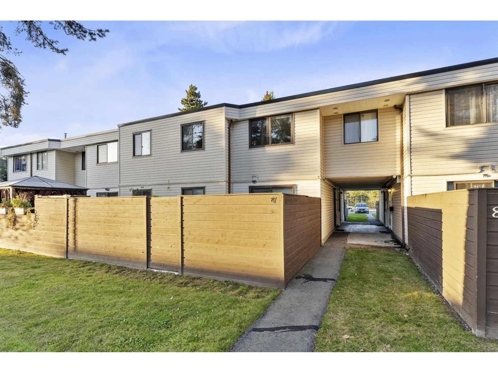 87 14135 104 AVENUE