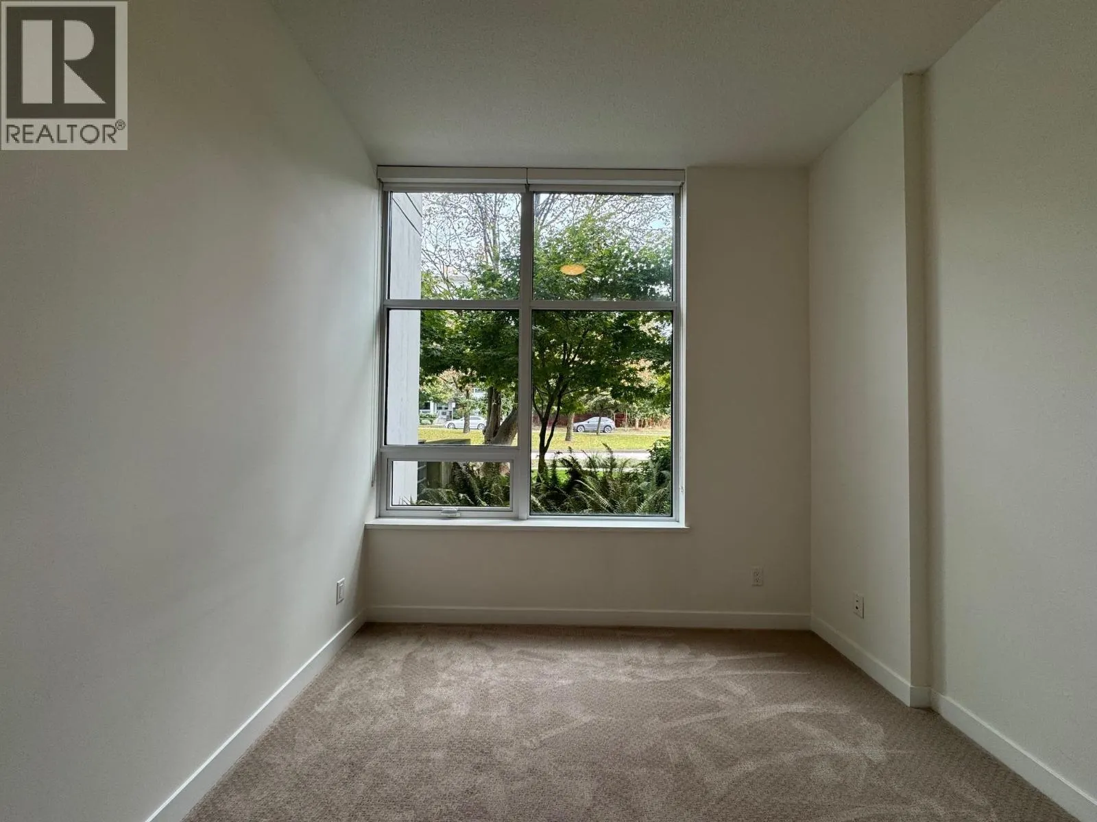 111 5077 CAMBIE STREET