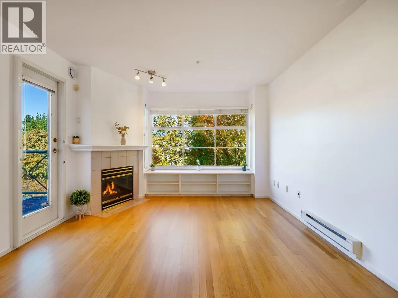 410 2388 TRIUMPH STREET