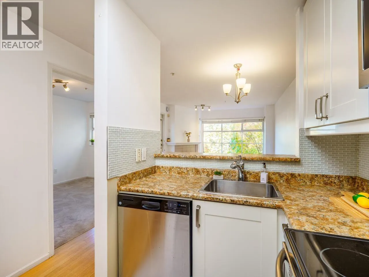 410 2388 TRIUMPH STREET