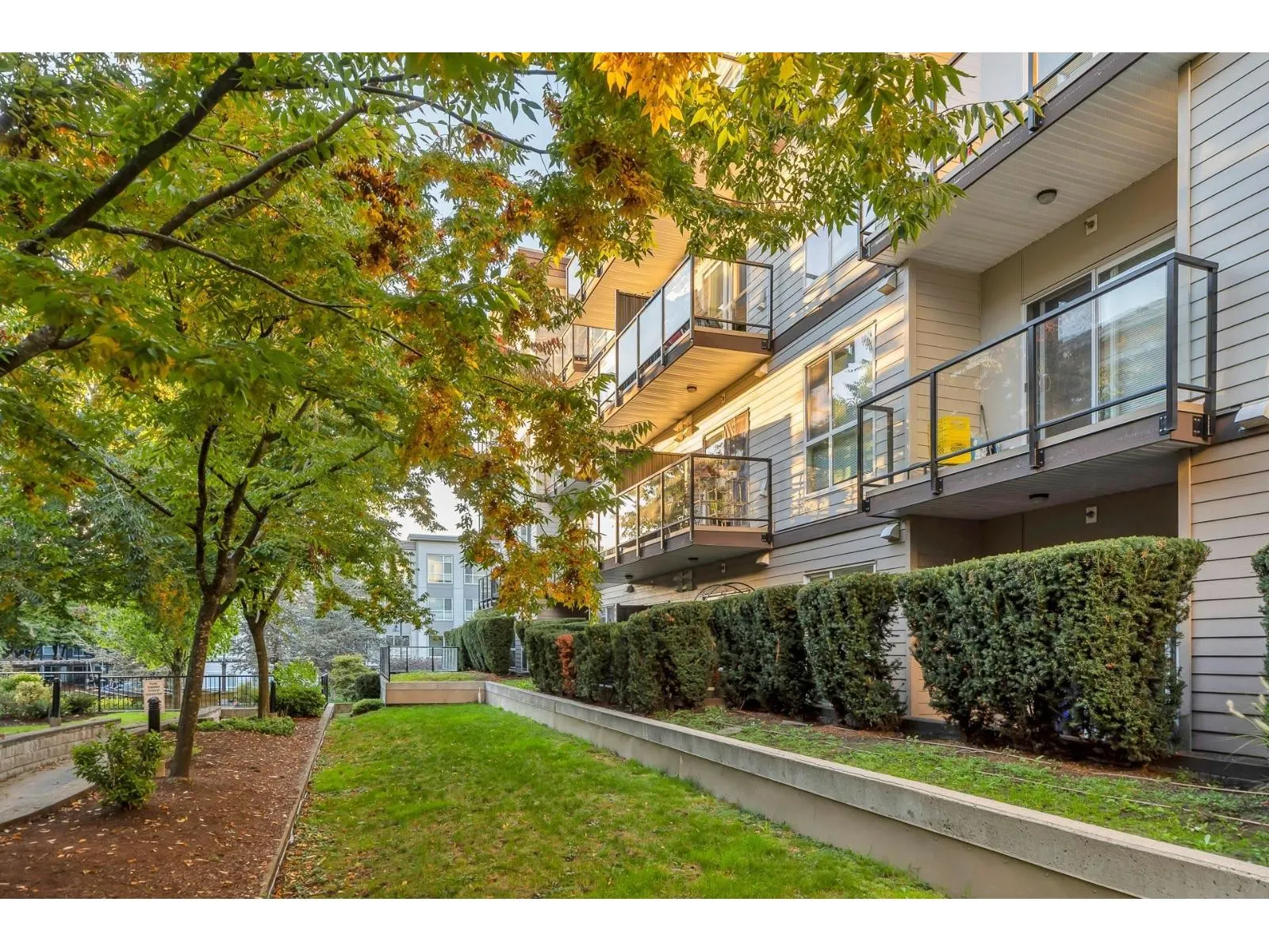 221 13768 108 AVENUE
