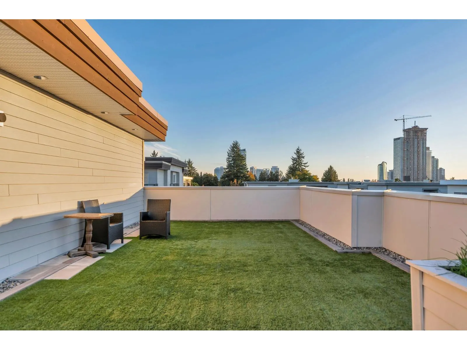 221 13768 108 AVENUE