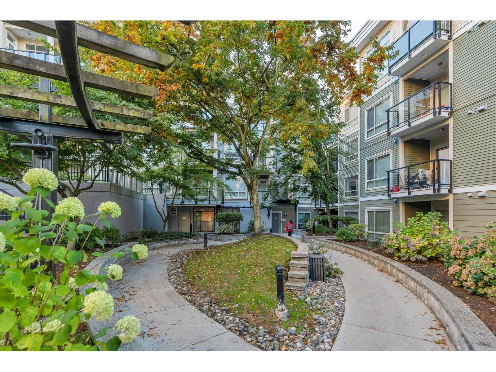 221 13768 108 AVENUE