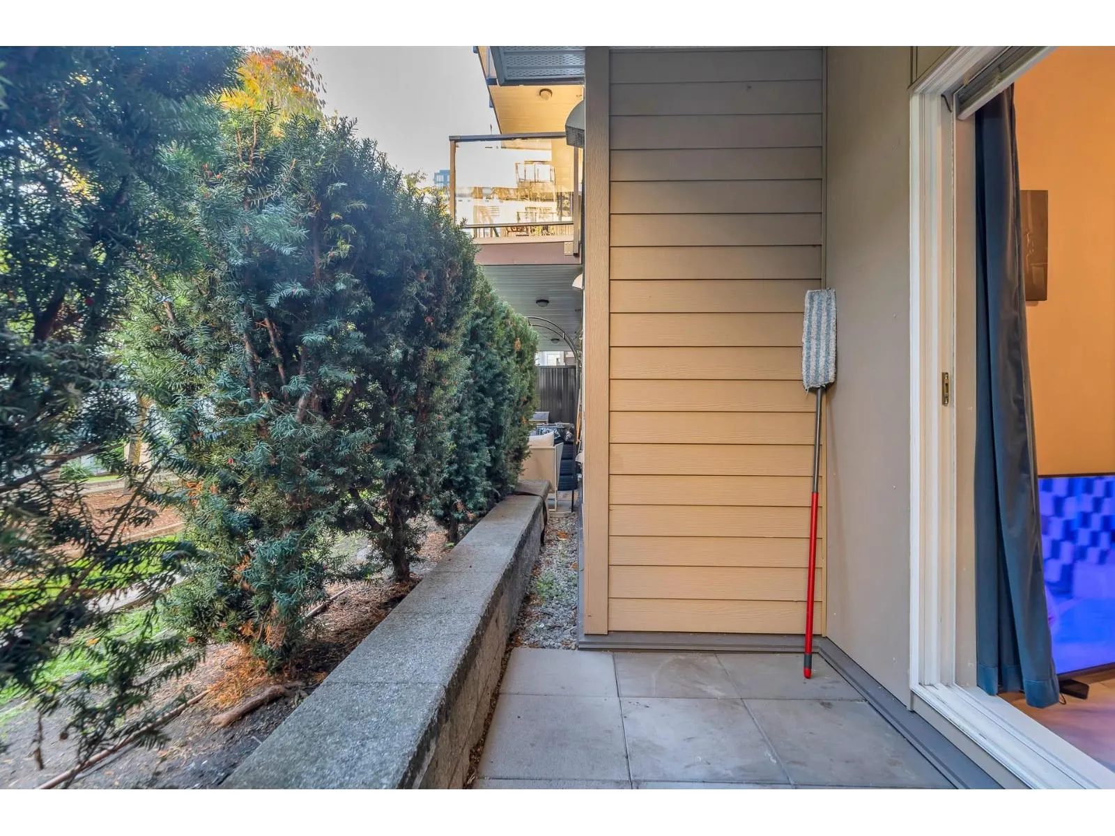 221 13768 108 AVENUE
