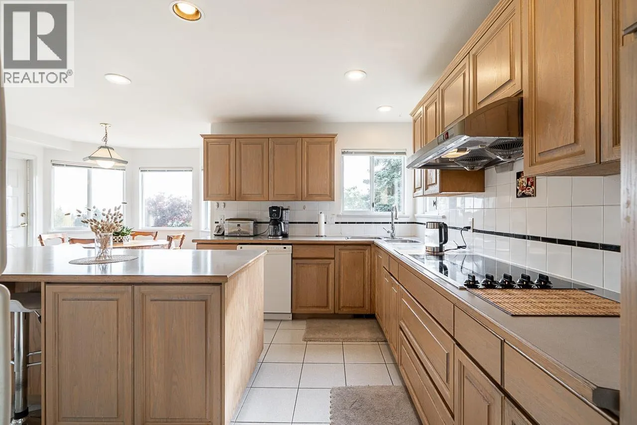 2980 CLIFFROSE CRESCENT