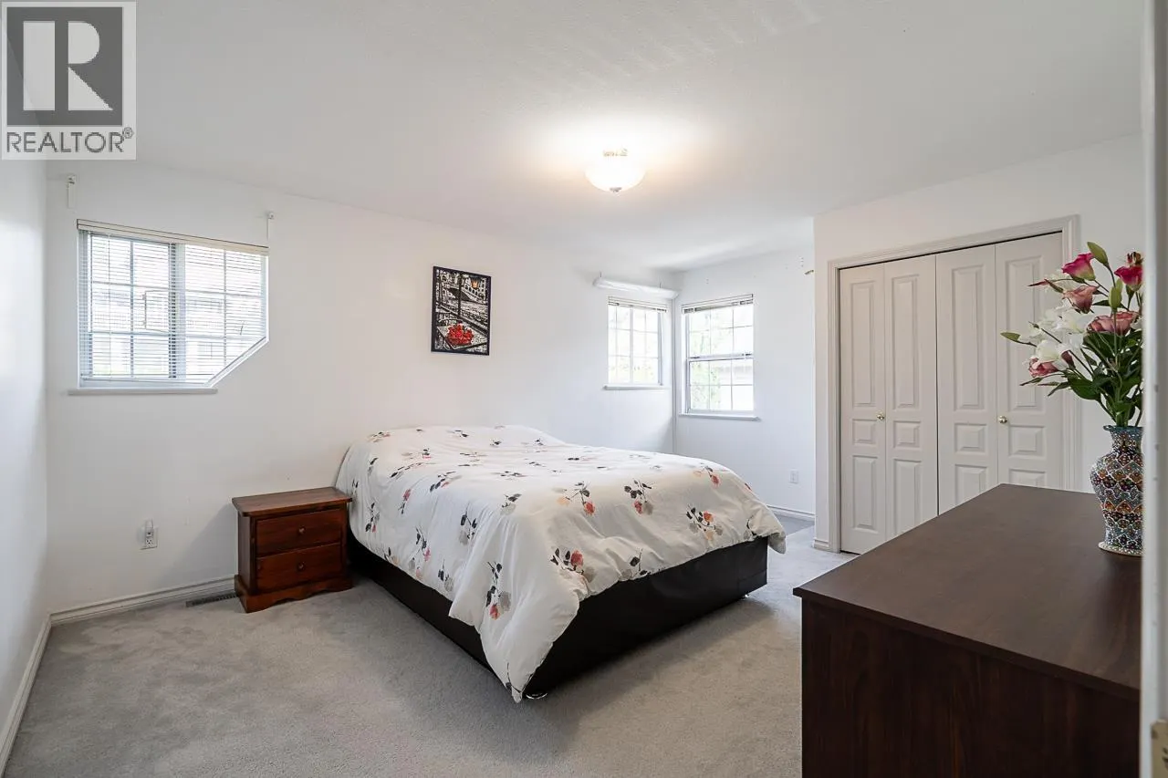 2980 CLIFFROSE CRESCENT