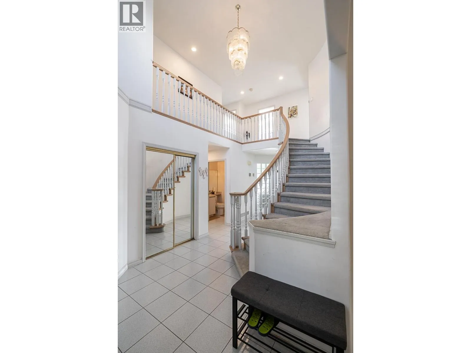 2980 CLIFFROSE CRESCENT