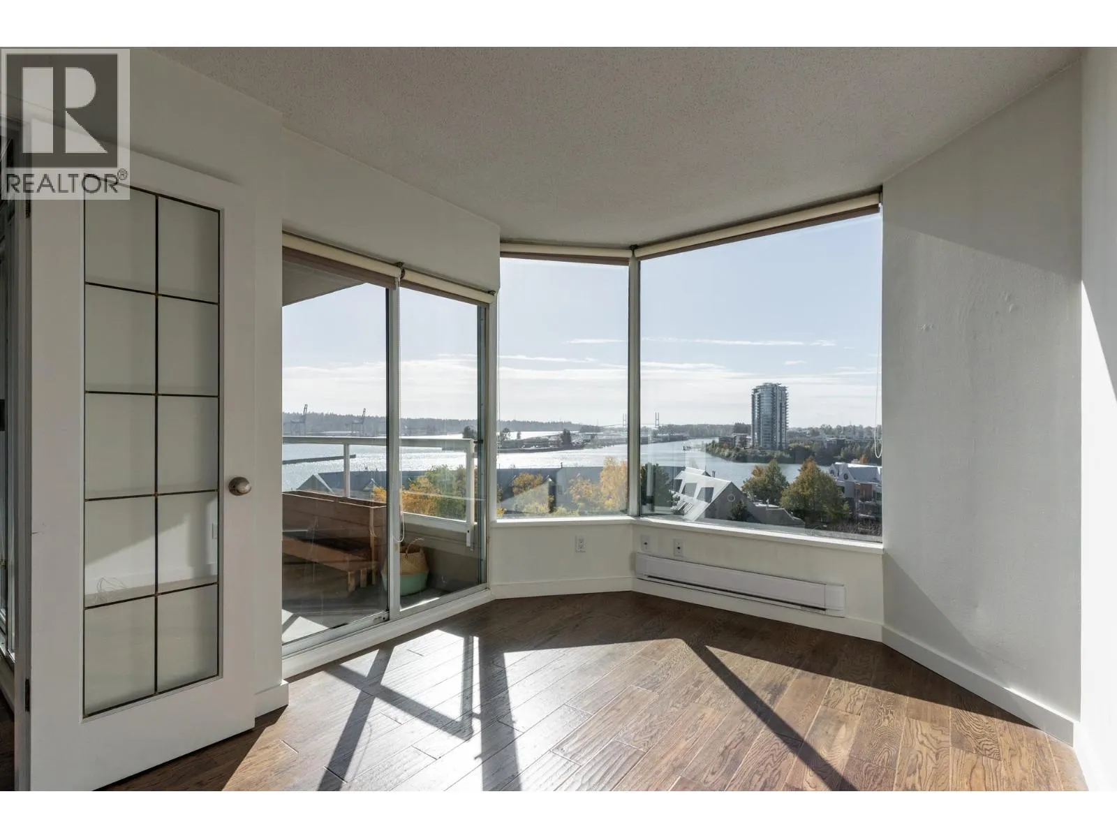 905 1065 QUAYSIDE DRIVE