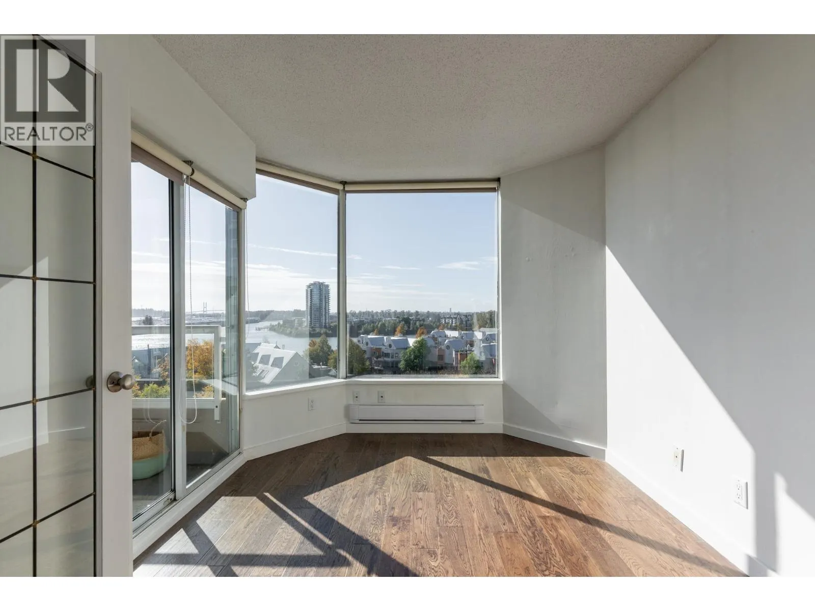 905 1065 QUAYSIDE DRIVE
