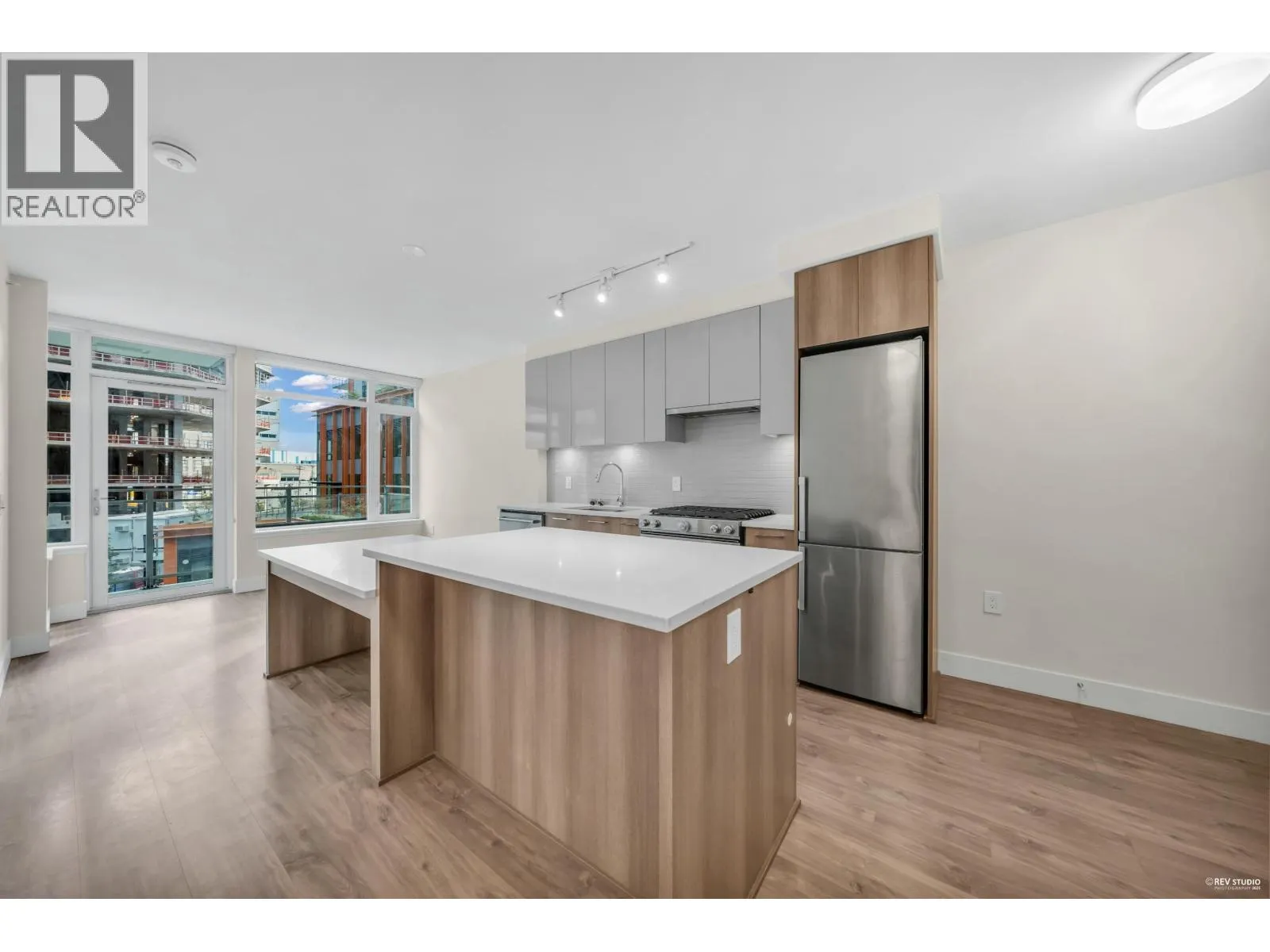 406 258 NELSON'S COURT