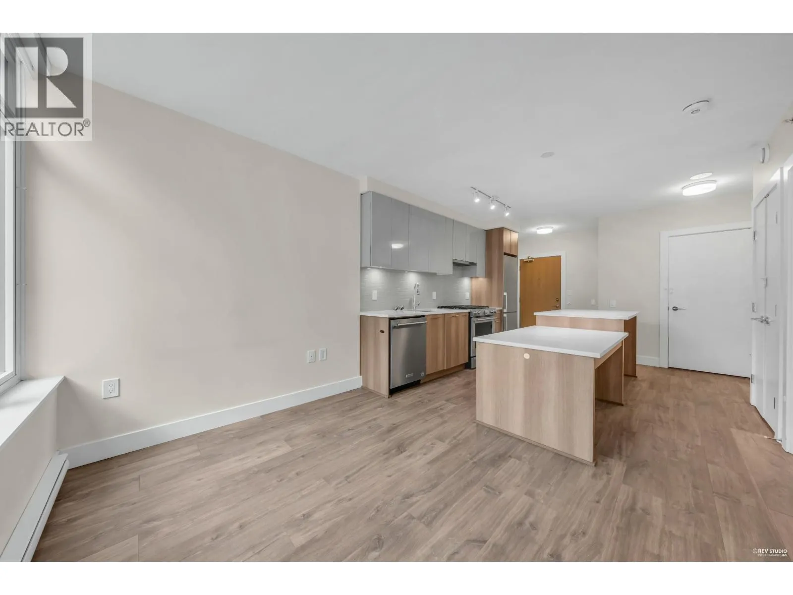 406 258 NELSON'S COURT