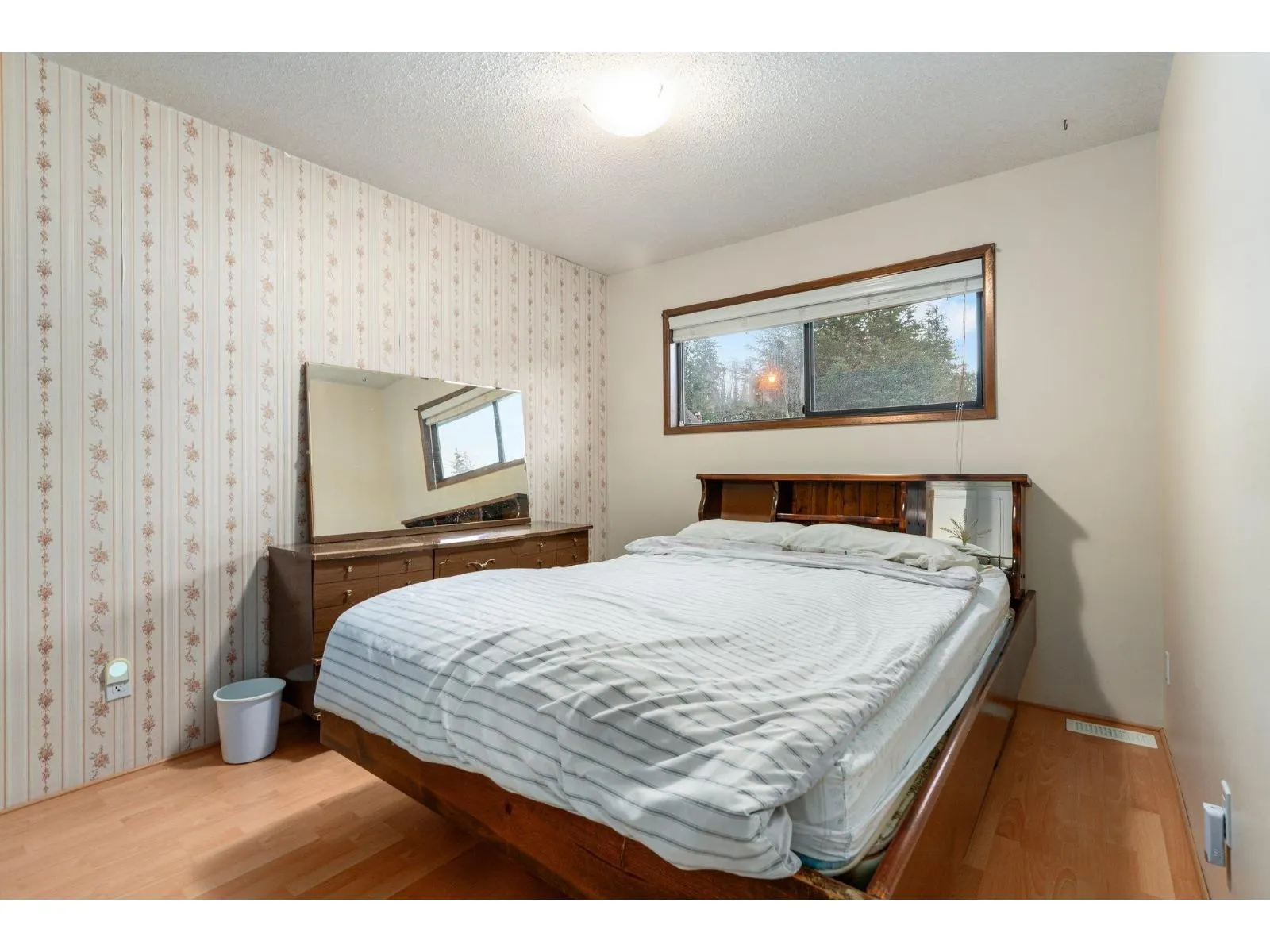 11417 SOMERSET CRESCENT