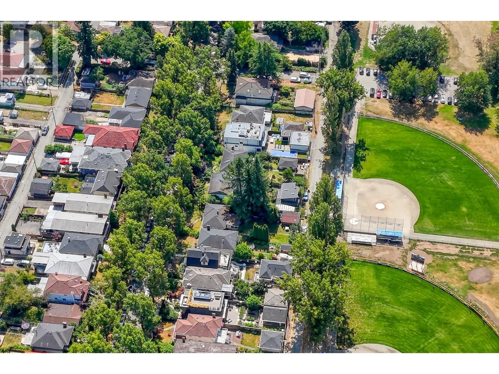 3195 GARDEN DRIVE