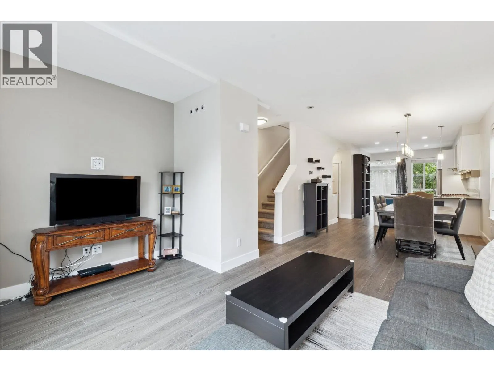 511 4688 HAWK LANE