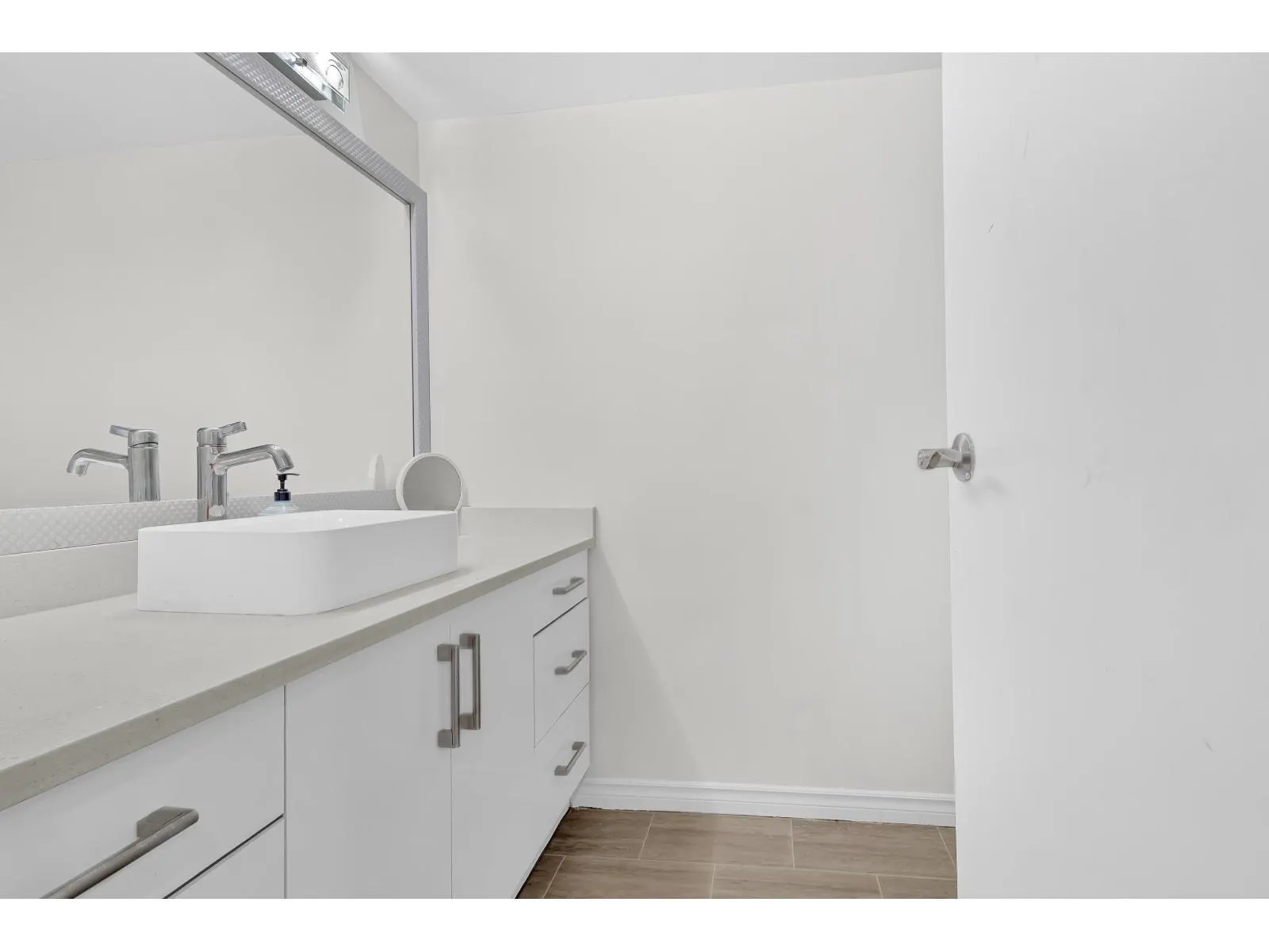 101 13291 70B AVENUE