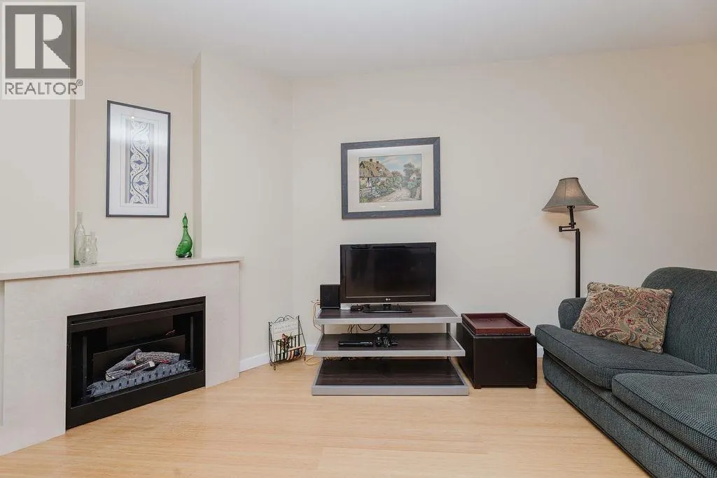 241 5160 DAVIS BAY ROAD