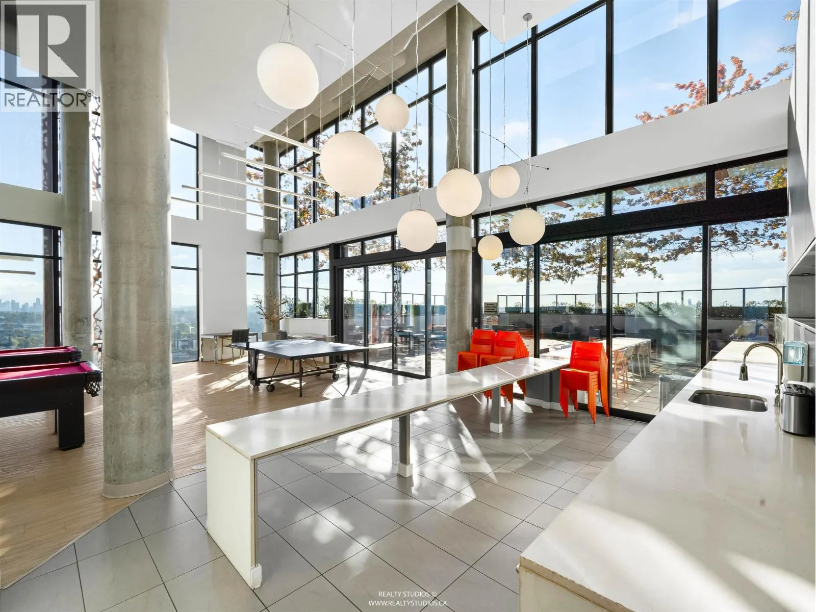 908 128 W CORDOVA STREET