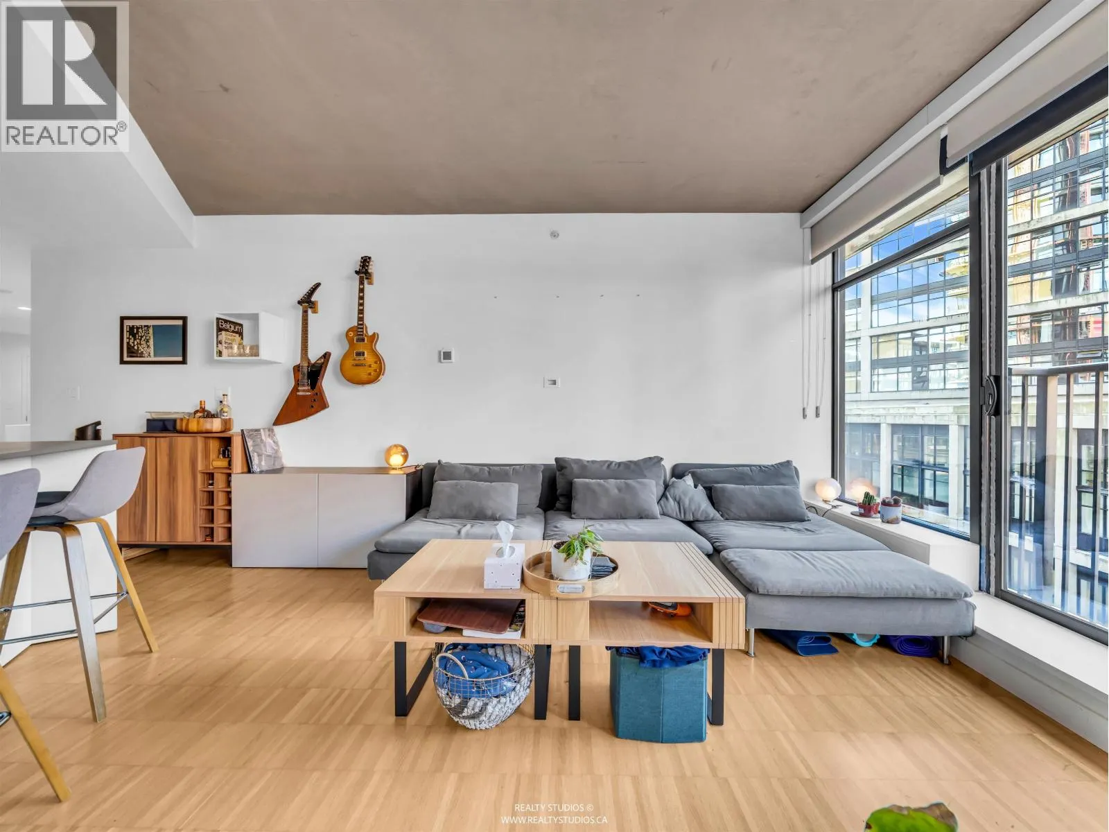 908 128 W CORDOVA STREET