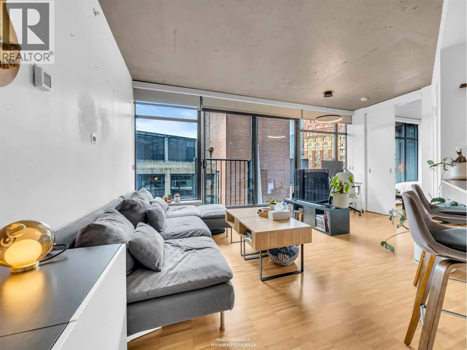 908 128 W CORDOVA STREET