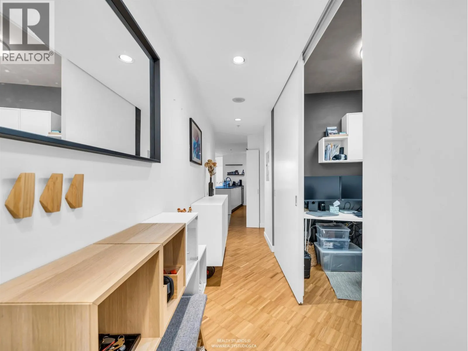 908 128 W CORDOVA STREET