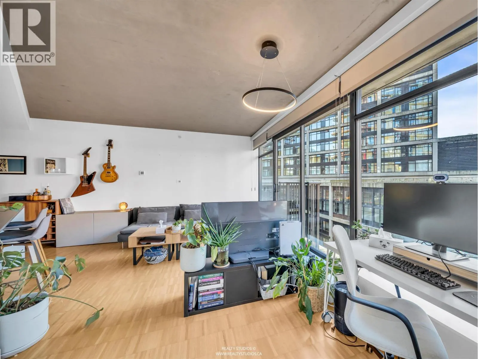 908 128 W CORDOVA STREET