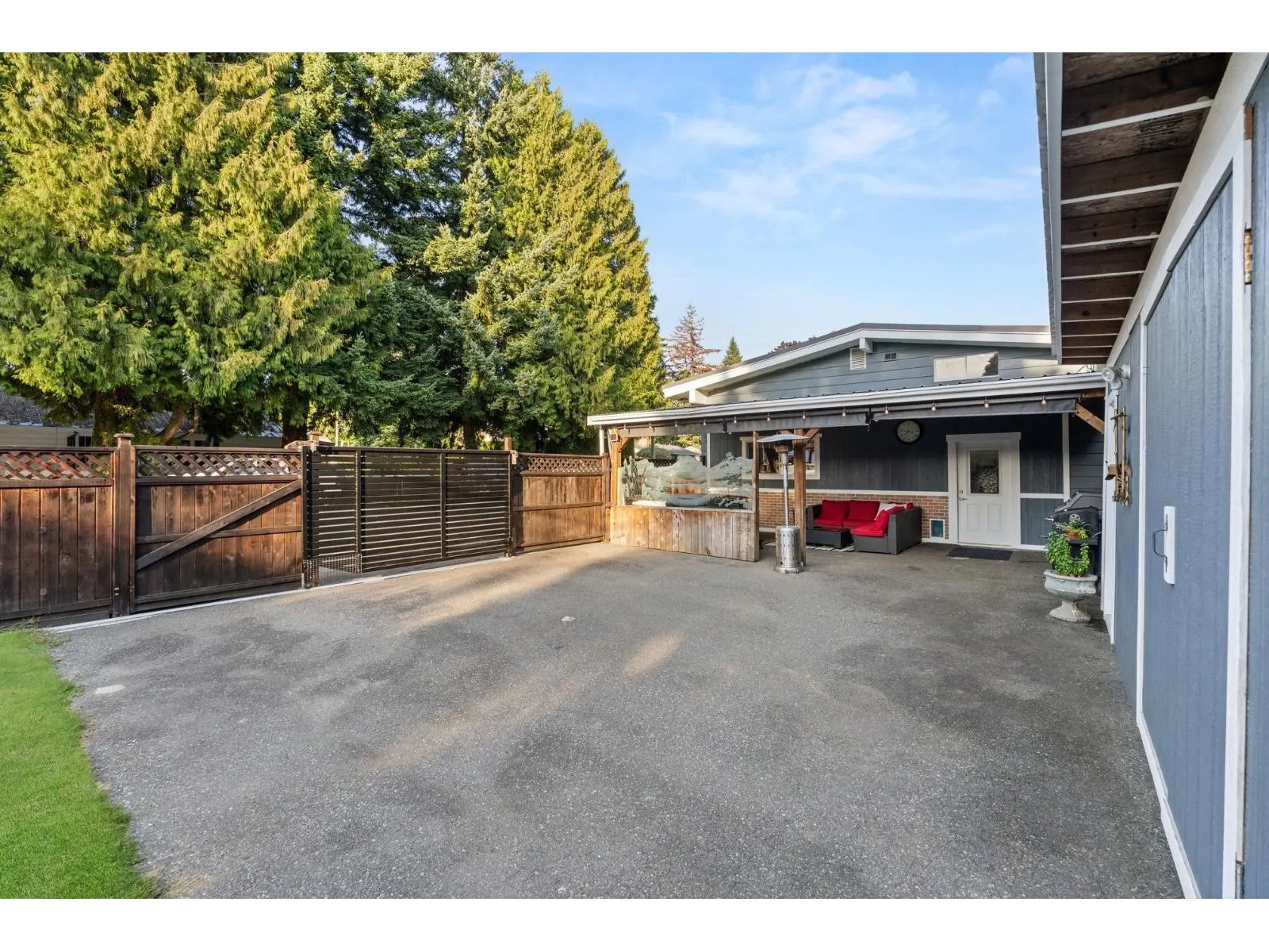33690 BEECHWOOD DRIVE