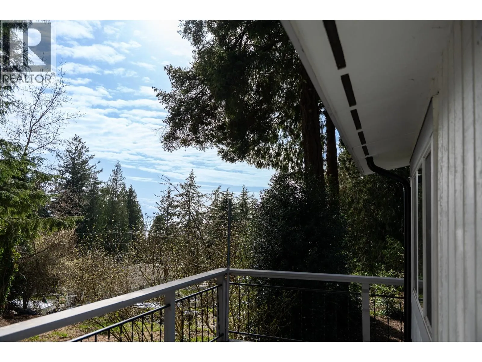 5080 SUNSHINE COAST HIGHWAY