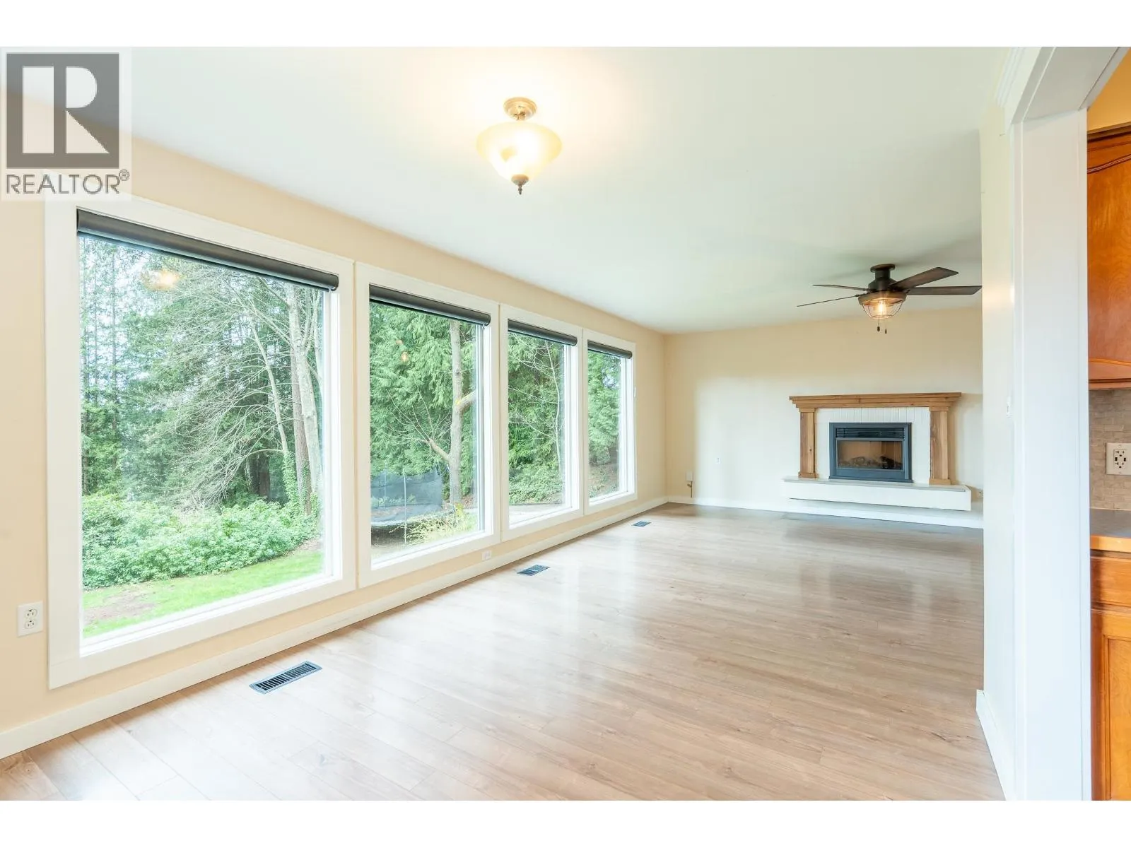 5080 SUNSHINE COAST HIGHWAY