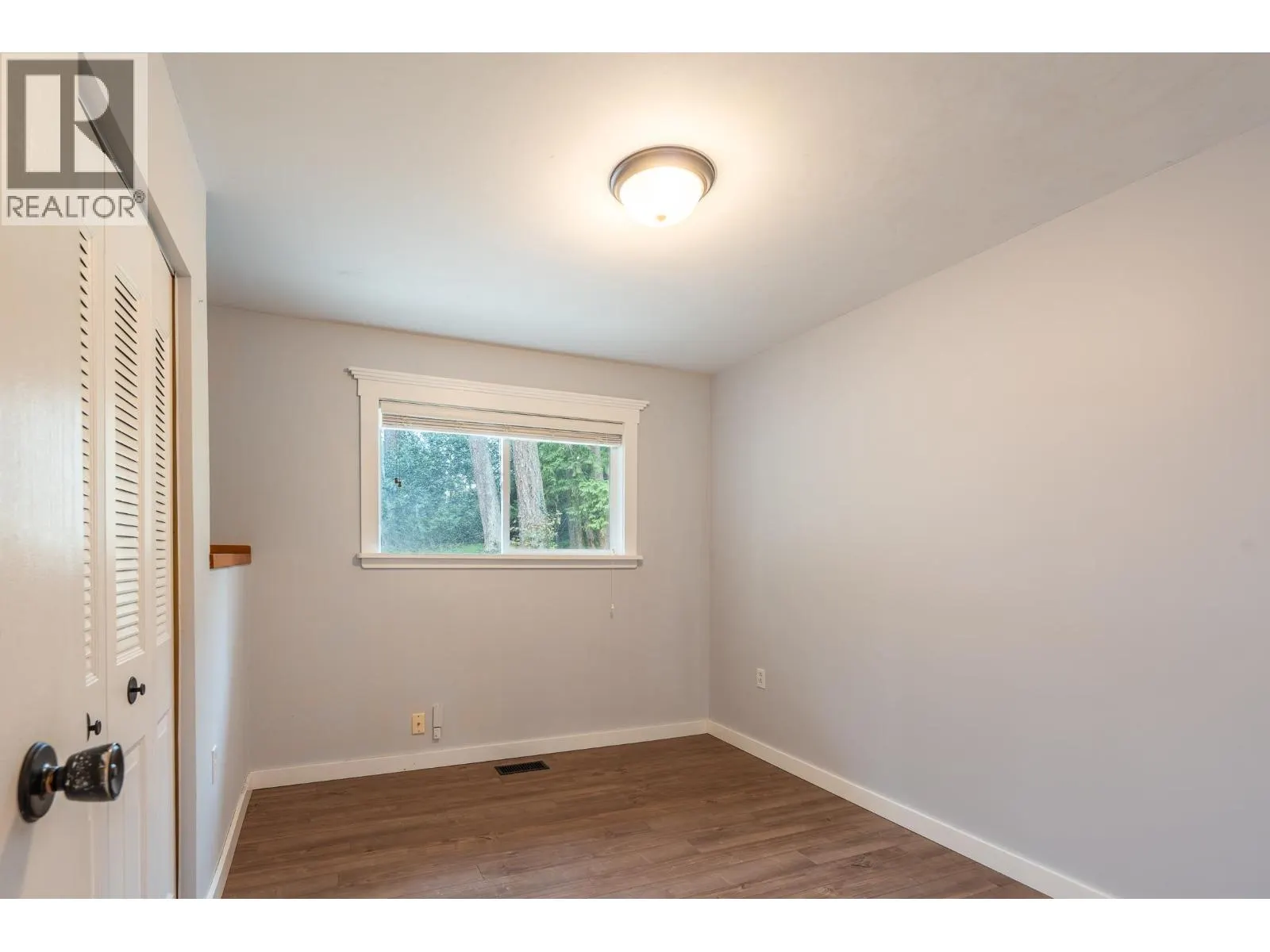 5080 SUNSHINE COAST HIGHWAY