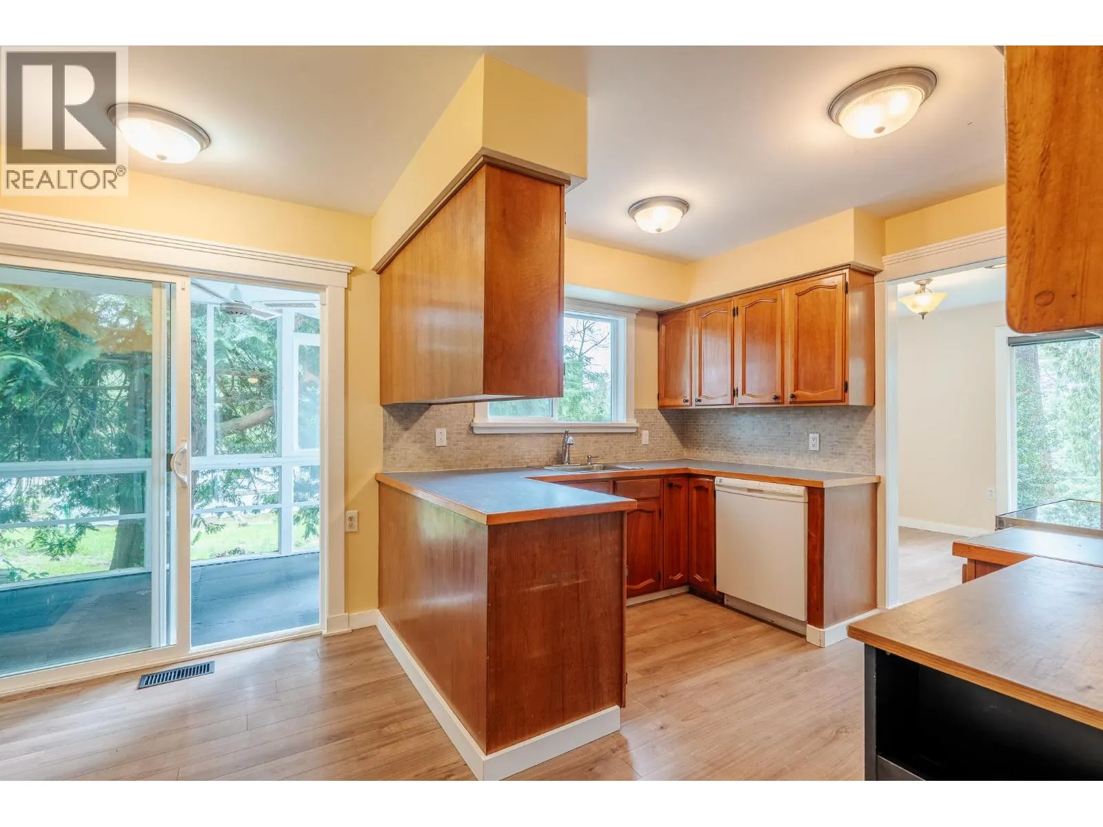 5080 SUNSHINE COAST HIGHWAY