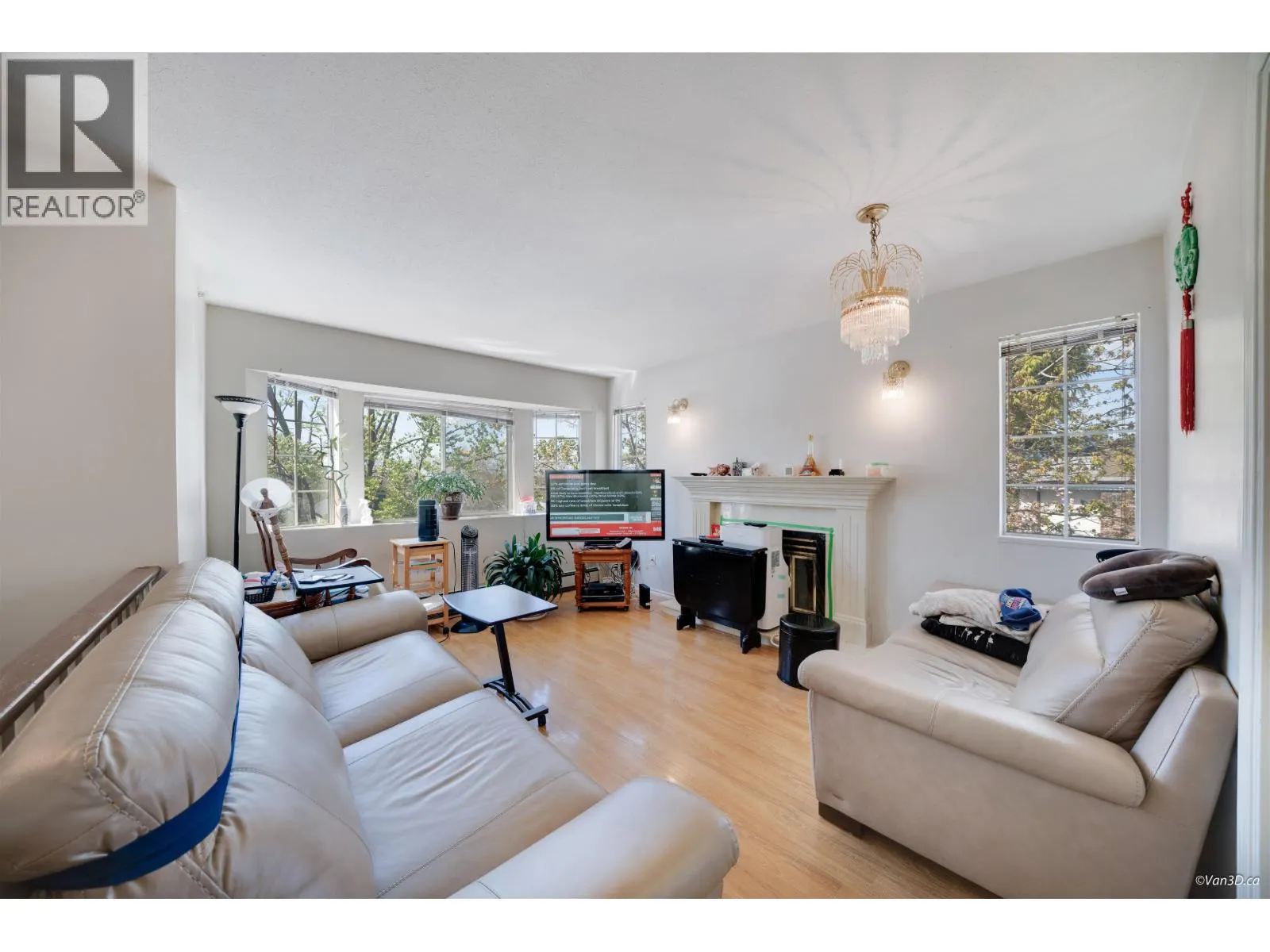 4502 NANAIMO STREET