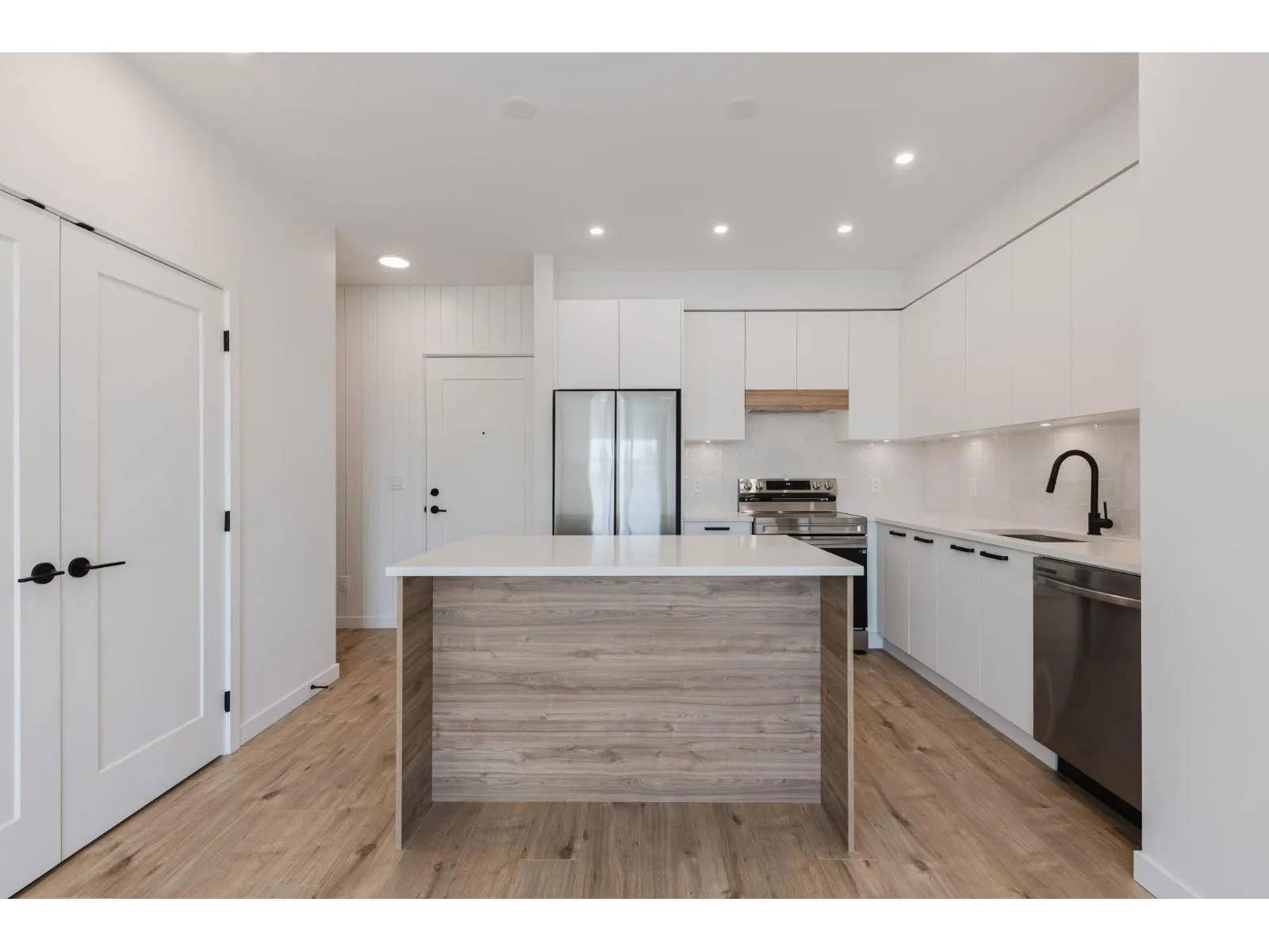 105 33920 BEST AVENUE