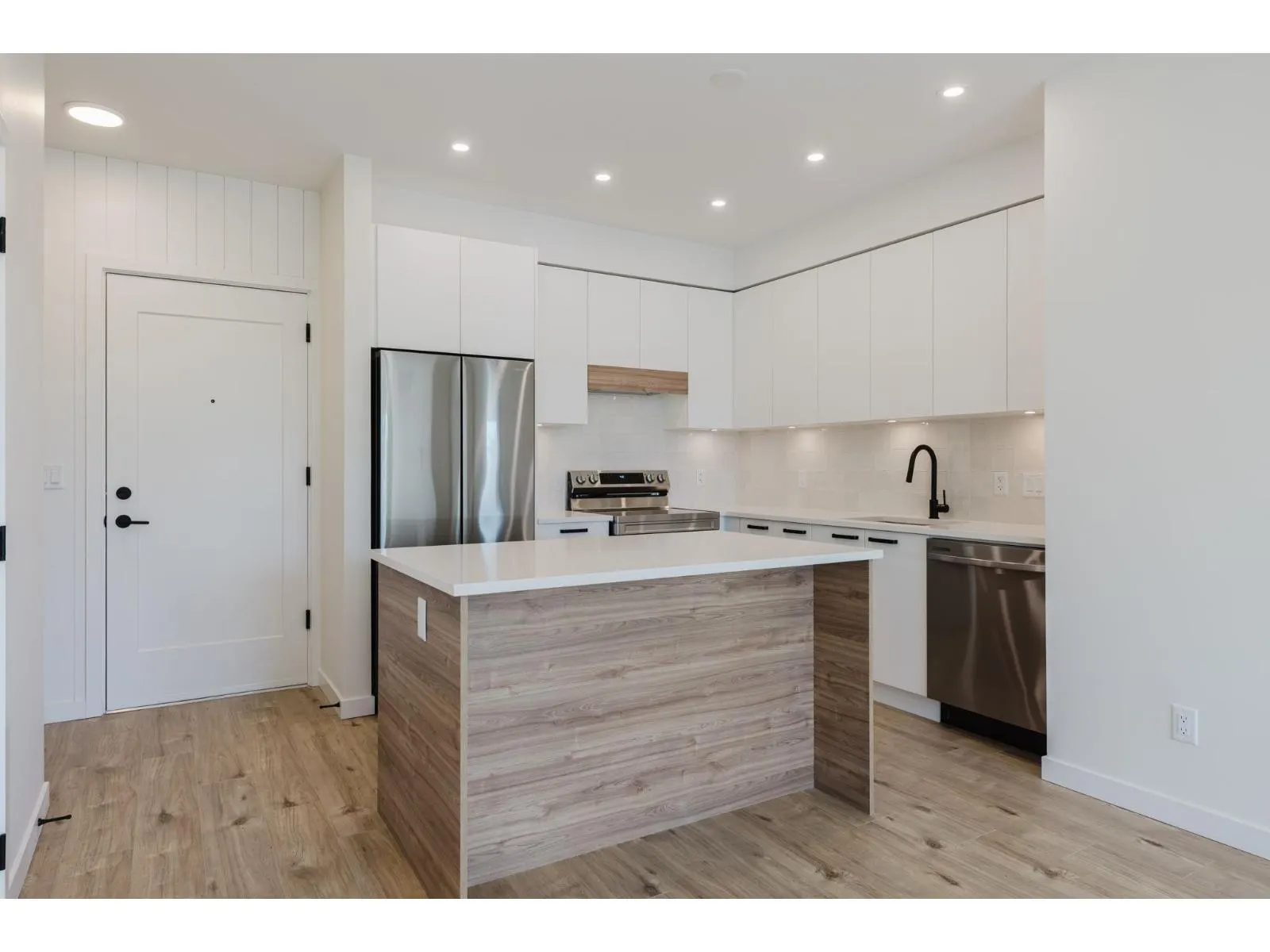 105 33920 BEST AVENUE