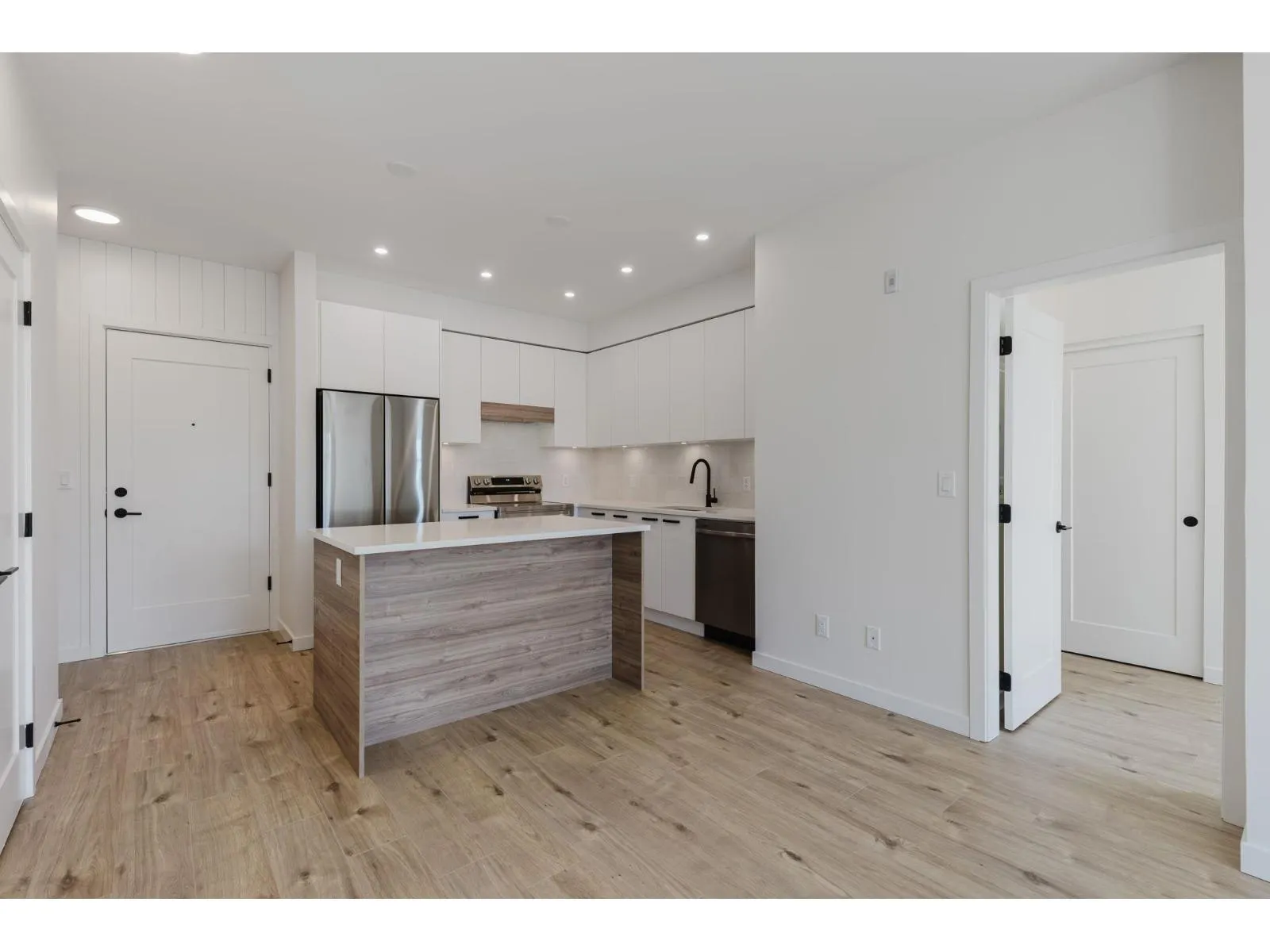 105 33920 BEST AVENUE