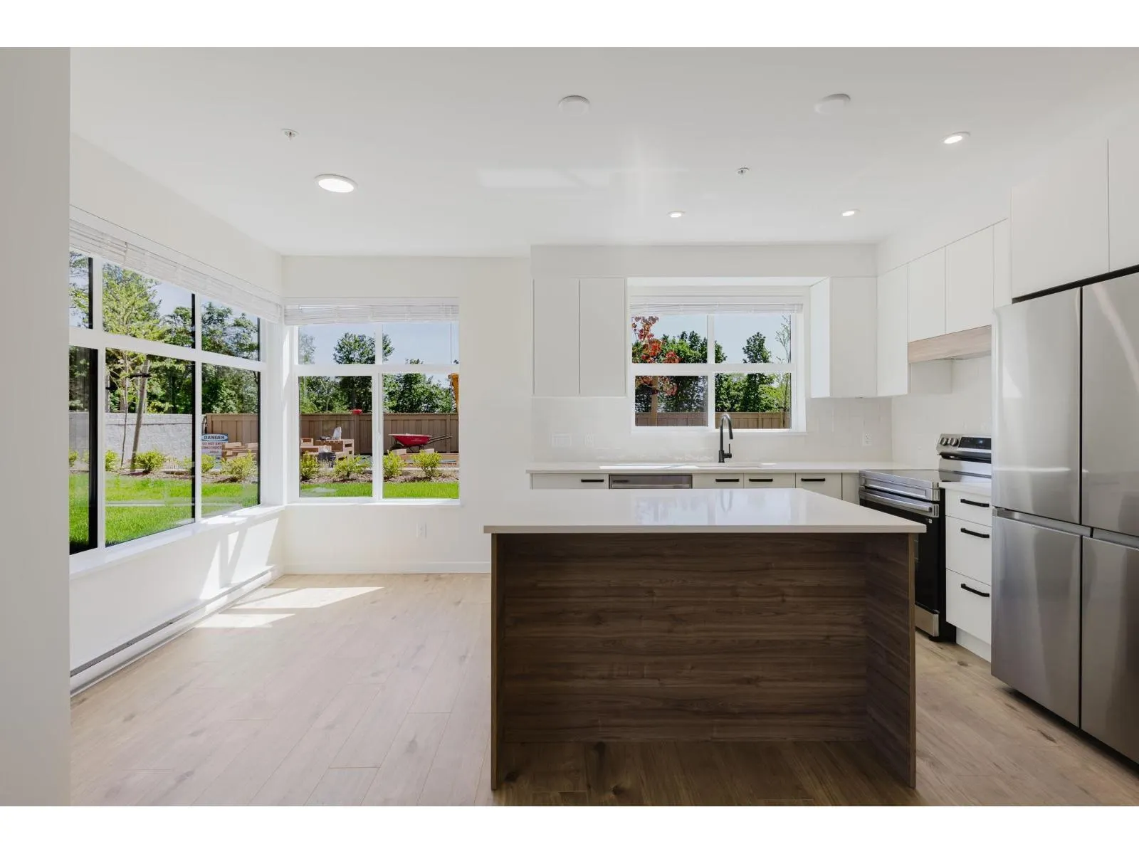 111 33920 BEST AVENUE