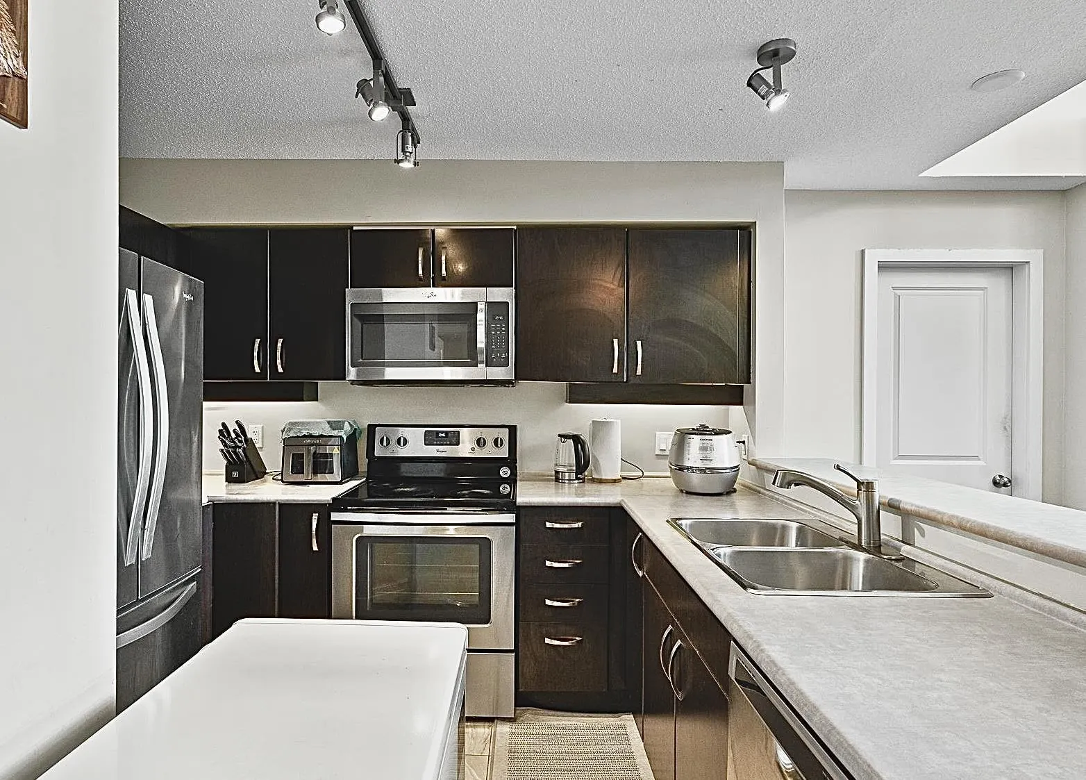 452 10838 CITY PARKWAY