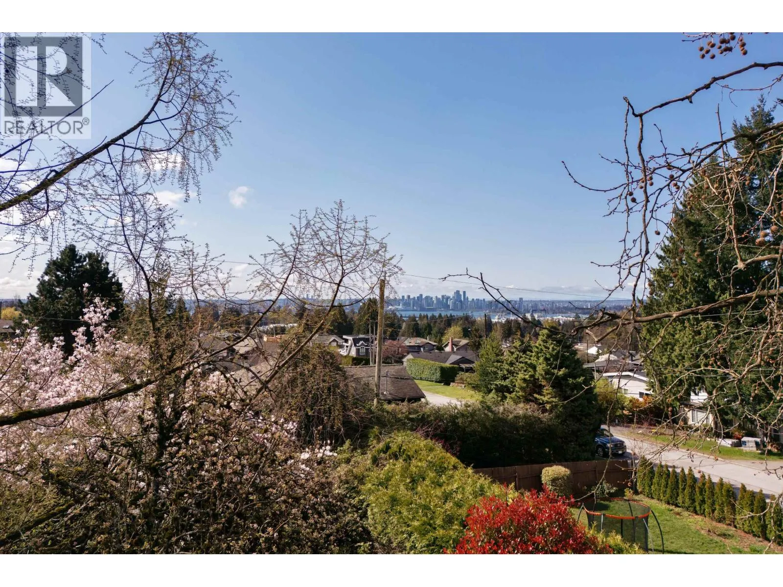 445 W QUEENS ROAD